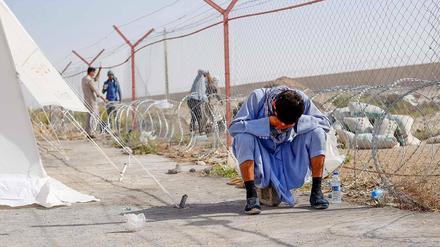 Viele Afghanen versuchen, in Nachbarstaaten zu gelangen. Doch die Grenzen sind abgeriegelt. 