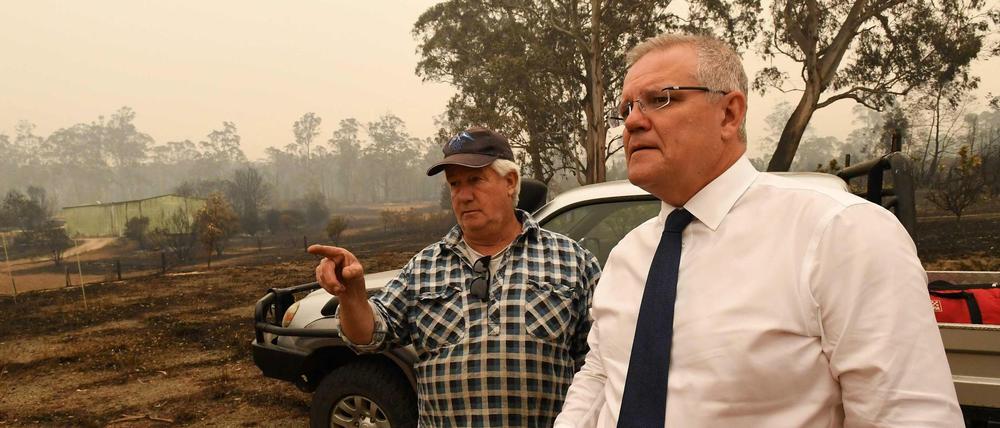 Beim Kampf gegen die Brände wirkte Morrison über Monate zu zögerlich. Betroffene gemeinde besuchte der Premier erst spät.