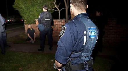 Australische Sicherheitskräfte nahmen am Donnerstag mehrere Terrorverdächtige fest.