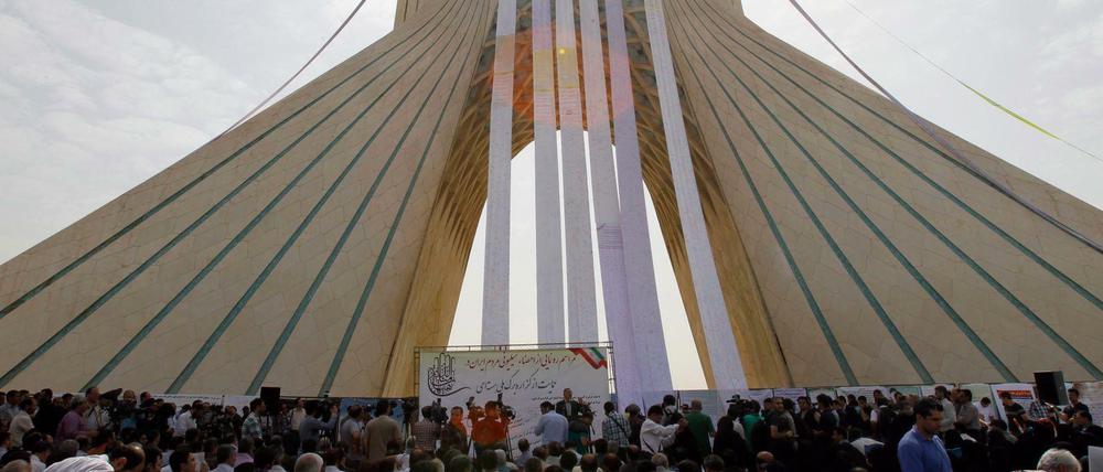 Auf dem Azadi Platz in Teheran.