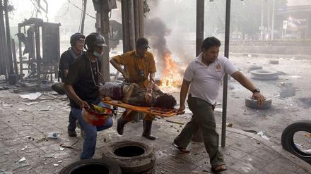 Bei den Unruhen kamen seit Freitag mindestens 16 Menschen ums Leben, mehr als 100 wurden verletzt.