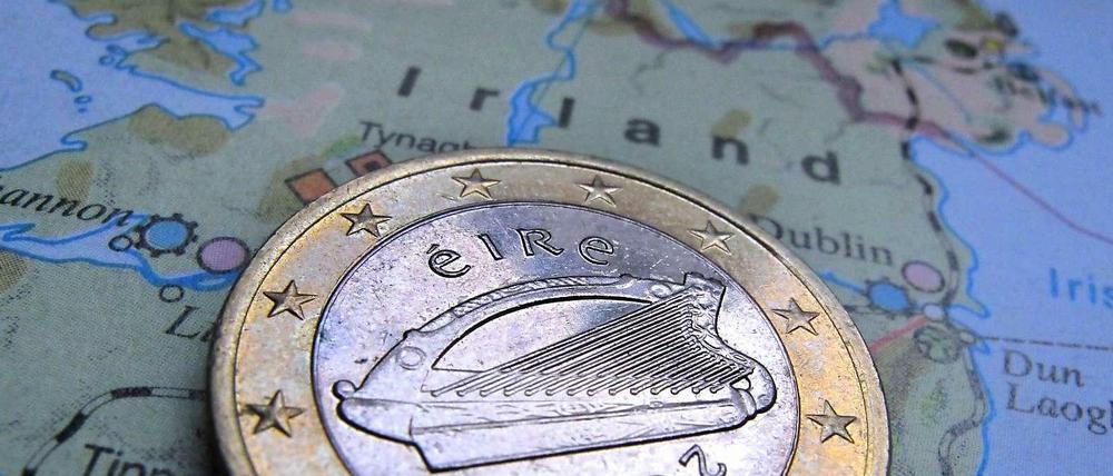 Irland hat fünf Jahre Krise hinter sich. Nun keimt wieder Hoffnung auf wirtschaftliche Erholung. Die grüne Insel könnte als erstes Land den Euro-Rettungsschirm wieder verlassen. Im Gegenzug hofft Dublin nun allerdings auf Entgegenkommen der EU. 