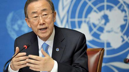UN-Generalsekretär Ban Ki Moon hat die Gewalttaten als „inakzeptabel“ verurteilt und zu einem umfassenden politischen Wandel in Syrien aufgerufen.