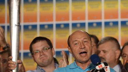 Rumäniens Präsident Basescu triumphiert, nachdem ein Referendum gegen ihn scheiterte.