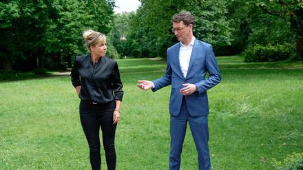 Mona Neubaur und Hendrik Wüst wollen schnell das erste schwarz-grüne Bündnis in NRW schmieden. 
