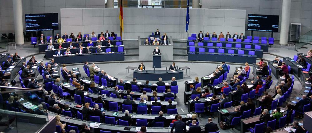Olaf Scholz spricht im Bundestag.