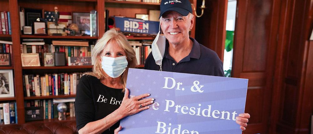 Der "kleine Nervenkitzel" Dr. Jill Biden zu sein? Der Essayist Jospeh Epstein hat die künftige First Lady in einer Kolumne attackiert. 