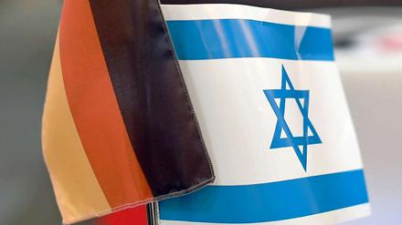 Deutschland und Israel - vor 50 Jahren wurden diplomatische Beziehungen aufgenommen.