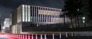 Die Zentrale des Bundesnachrichtendienstes in Berlin. BND. 