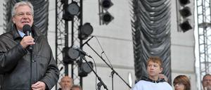 Der derzeitige Bundesratspräsident und Regierungschef von Bremen, Jens Böhrnsen eröffnet in Bremen das Bürgerfest zur diesjährigen Feier zum Tag der Deutschen Einheit. 