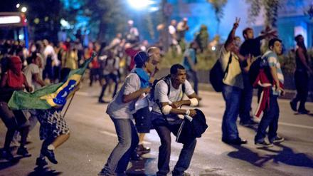 Der Protest geht weiter - trotz Zugeständnissen. Eine Szene aus Nitoi, 10 Kilometer entfernt von Rio.