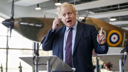 Großbritanniens Außenminister Boris Johnson am Freitag auf dem RAF-Stützpunkt in Uxbridge.