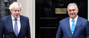 Boris Johnson (links) und Ungarns Regierungschef Viktor Orban vor dem Amtssitz des britischen Premierministers.