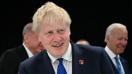 Der britische Premierminister Boris Johnson trifft zu Beginn der ersten Plenarsitzung des Nato-Gipfels am 29. Juni 2022 im Kongresszentrum Ifema in Madrid ein.