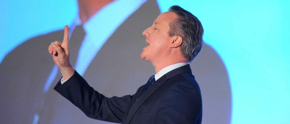 Der britische Premierminister David Cameron muss weitere kritische Fragen zur Herkunft des Vermögens seiner Eltern beantworten.