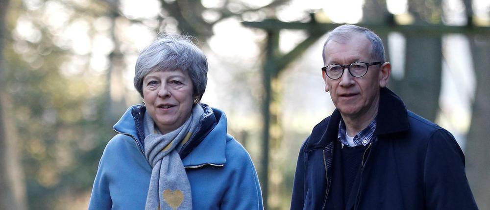 Theresa May und ihr Mann Philip am Sonntag nach dem Kirchgang.