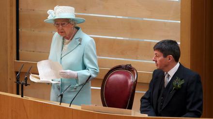 Großbritanniens Queen Elizabeth eröffnete in Edinburgh das neugewählte schottische Parlament.
