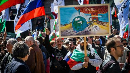Anfang April protestierten in Sofia gegen Waffenlieferungen an die Ukraine. Nationalisten hatten dazu aufgerufen.