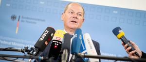 Olaf Scholz (SPD), Bundesminister der Finanzen, hatte am Montag einen Rekord-Überschuss von 13,5 Milliarden Euro verkündet.