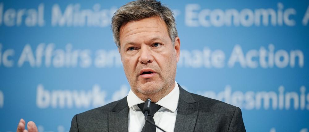 Robert Habeck (Bündnis 90/Die Grünen), Bundesminister für Wirtschaft und Klimaschutz, gibt eine Pressekonferenz zur Übernahme des Gasimporteurs Uniper. 