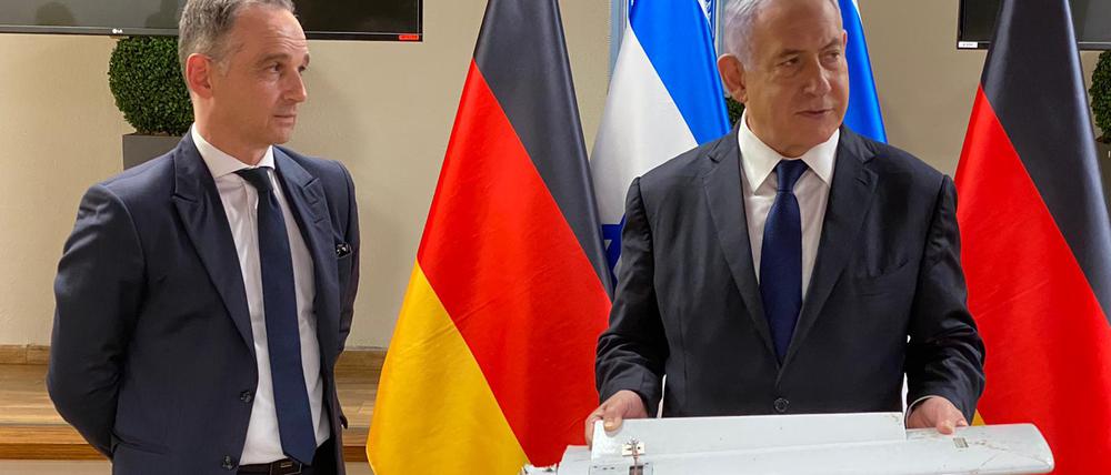 Im Zentrum eines gefährlichen Konfliktes: Israels Ministerpräsident Benjamin Netanjahu zeigte Heiko Maas am Donnerstag Teile einer abgeschossenen Drohne, die aus dem Iran stammen soll.