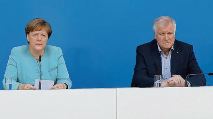Für Bundeskanzlerin Angela Merkel (CDU) und der bayerische Ministerpräsident Horst Seehofer (CSU) könnte das Obergrenzenthema langsam in den Hintergrund rücken.