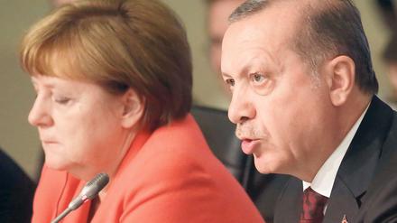 Bundeskanzlerin Angela Merkel (CDU) und der türkische Staatspräsident Recep Tayyip Erdogan. 