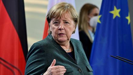 Die geschäftsführende Kanzlerin Angela Merkel (CDU) bei einem Treffen mit dem polnischen Ministerpräsidenten.