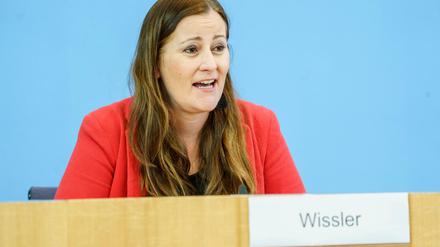Janine Wissler, Parteivorsitzende der Linken, weist Vorwürfe zurück, sie haben Taten vertuschen wollen.