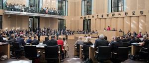 Bundesrat debattiert das Bund-Länder-Reformpaket. 