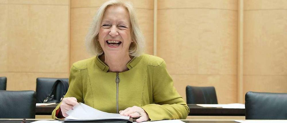 Hat gut lachen: Johanna Wanka im Bundesrat.
