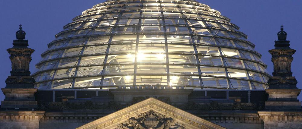 Mehr Transparenz im Bundestag fordern Korruptionsexperten. 