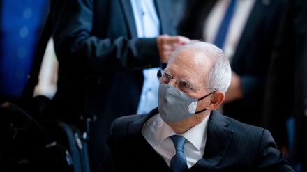 Bundestagspräsident Wolfgang Schäuble hat eine Maskenpflicht im Bundestag verfügt.
