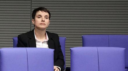 Auf der Hinterbank. Im Bundestag spielt Frauke Petry keine große Rolle mehr.