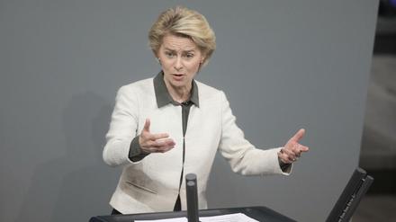 Ursula von der Leyen (CDU), Bundesverteidigungsministerin. 