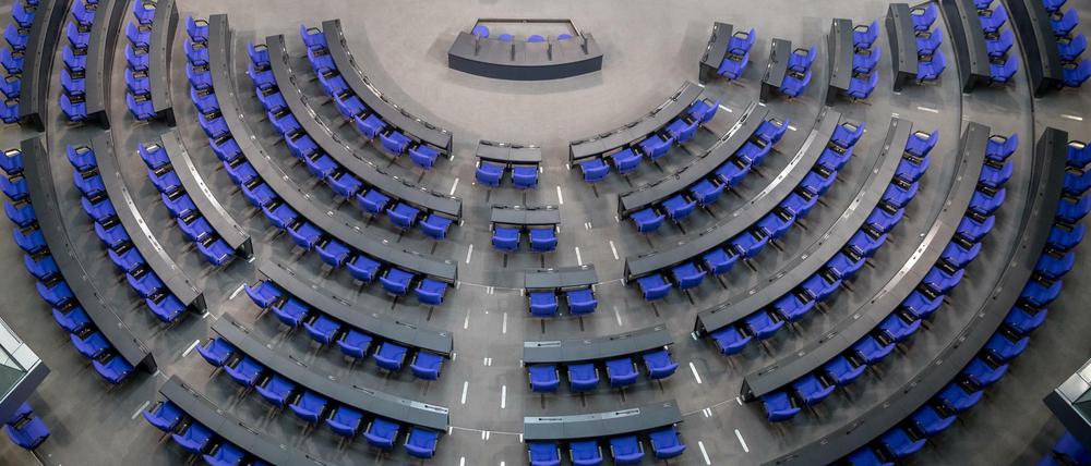 Wie viele Sitze dürfen es sein? Der Plenarsaal des Bundestages. 