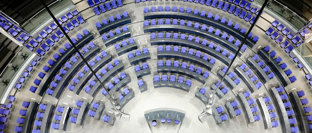 Was die Fraktionen im Bundestag machen mit dem Geld der Steuerzahler, kann der Rechnungshof nur unzureichend prüfen.