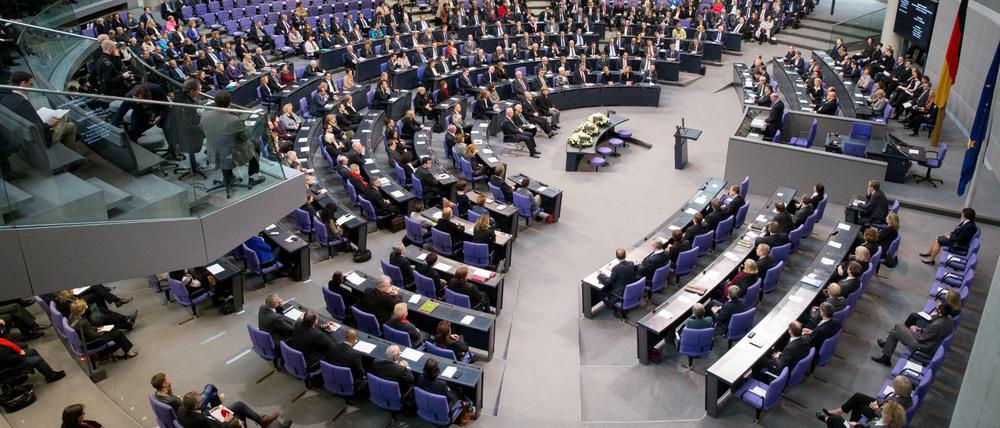 Der Bundestag ist zwar als Verfassungsorgan dauerhaft, wird aber alle vier Jahre neu gewählt.
