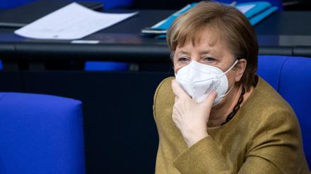 Bundeskanzlerin Angela Merkel (CDU) im Bundestag 