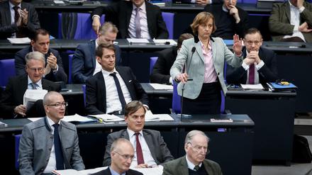 In der AfD-Bundestagsfraktion sitzen 48 Beamte, darunter auch pensionierte.