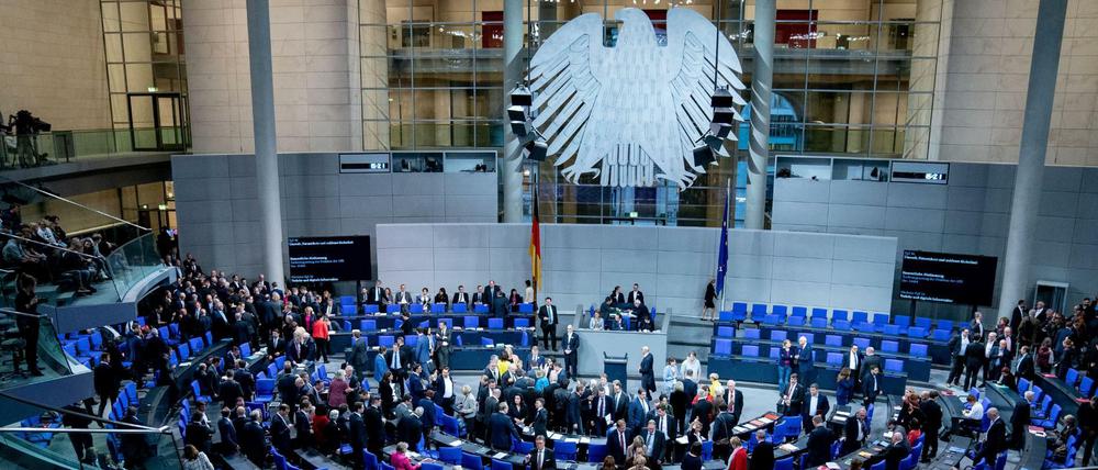 Blick in den Bundestag während einer Abstimmung 