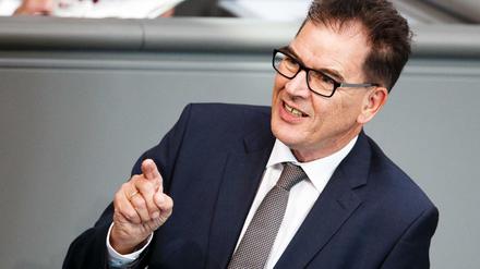 Gerd Müller (CSU), Bundesminister für wirtschaftliche Zusammenarbeit und Entwicklung, hat die geplante Kürzung seines Etats scharf kritisiert.