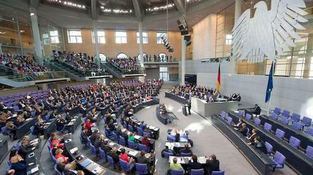 Oppositions- und Regierungsfraktionen streiten weiter über die Frage nach mehr Minderheitenrechten im Bundestag.