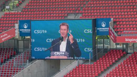 Bei der CSU-Listenaufstellung im Nürnberger Stadion hat Markus Söder rote Linien eingezogen. Foto: dpa.