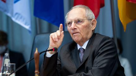 Bundestagspräsident Wolfgang Schäuble (CDU) fordert für Abgeordnete in der Maskenaffäre Datenschutz ein. 
