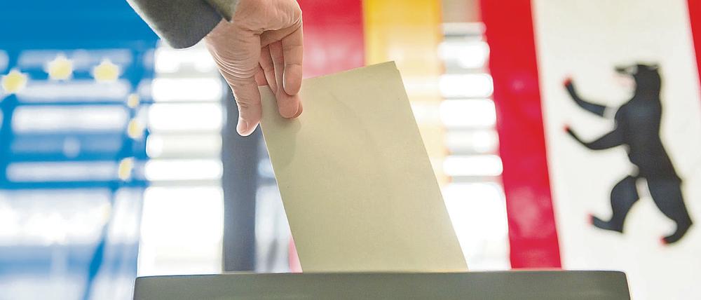 2,49 Millionen Berliner sind zur Wahl aufgerufen, davon sind 70.000 Erstwähler.