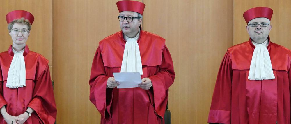 Verfassungsrichter Andreas Voßkuhle (M.) verliest am 24. Juli das Urteil zur Frage nach der Fixierung von Psychiatriepatienten. 
