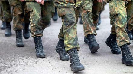 Angesichts der aggressiven Außenpolitik Russlands soll die Bundeswehr besser ausgestattet werden. 