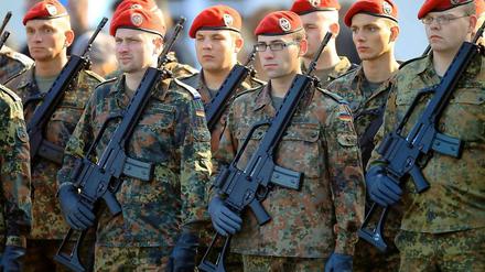 Die Bundeswehr wird kleiner - und künftig eine Freiwilligen-Armee.