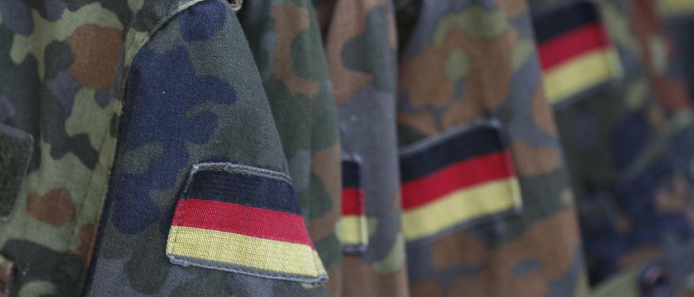 Der Militärische Abschirmdienst untersucht immer mehr Verdachtsfälle von Rechtextremismus in der Bundeswehr.